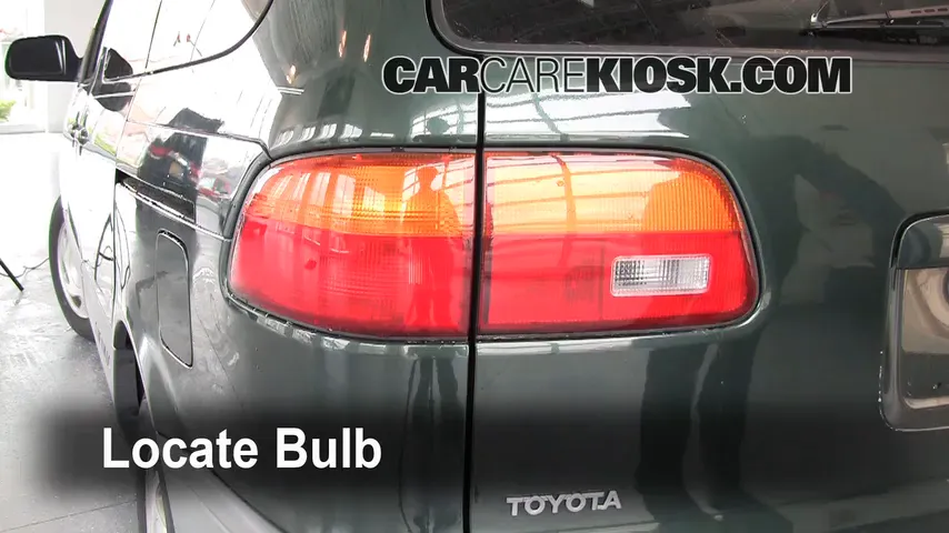 1999 Toyota Sienna LE 3.0L V6 Lights Tail Light (replace bulb)